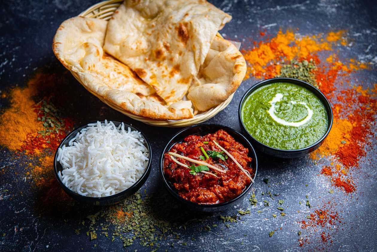 Pork Bhuna Masala, Palak Corn, aurutatud riis ja naan 🌶️