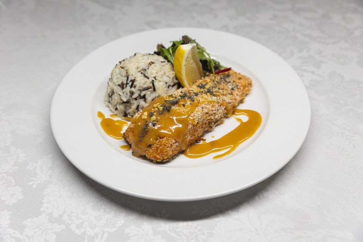 Salmon in walnut crust with wild rice