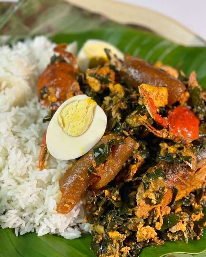 Plain Rice with Kontomire Stew