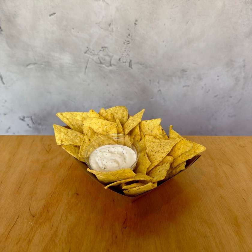 Начос з соусом дорблю 100 г.