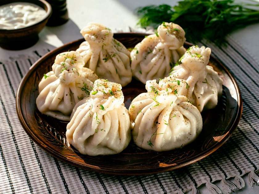 Gruzińskie сhinkali z wołowiną - 5 szt. (na gorąco)