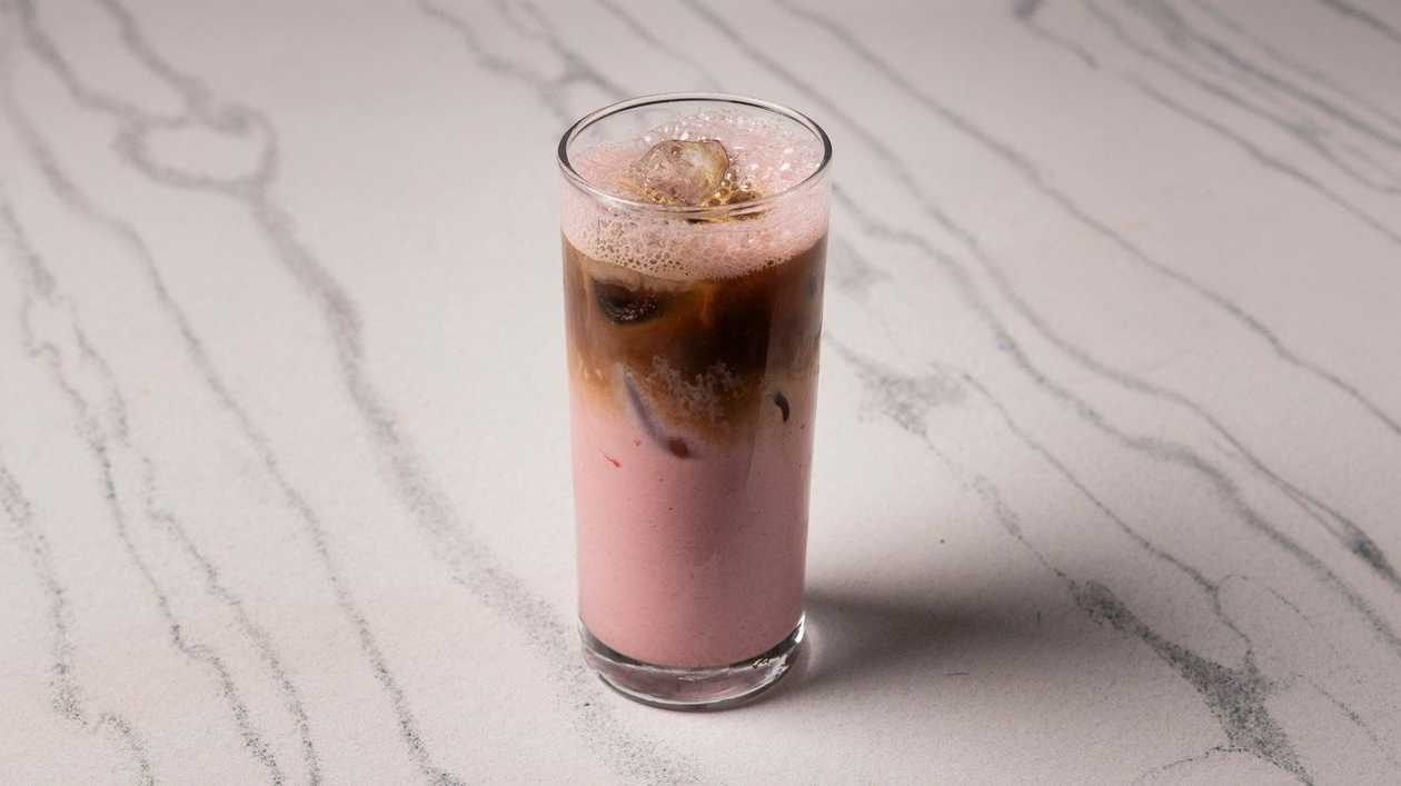 Iced Strawberry Latte