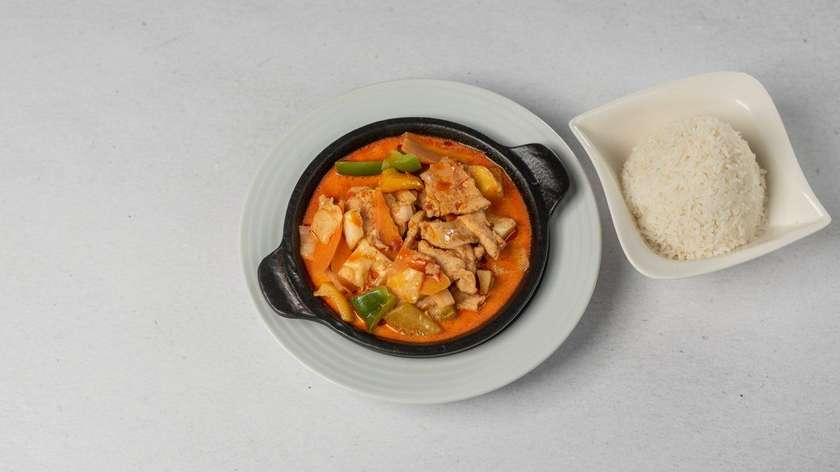 141. Stir-fried Meat with Red Curry and Optional Side Dish