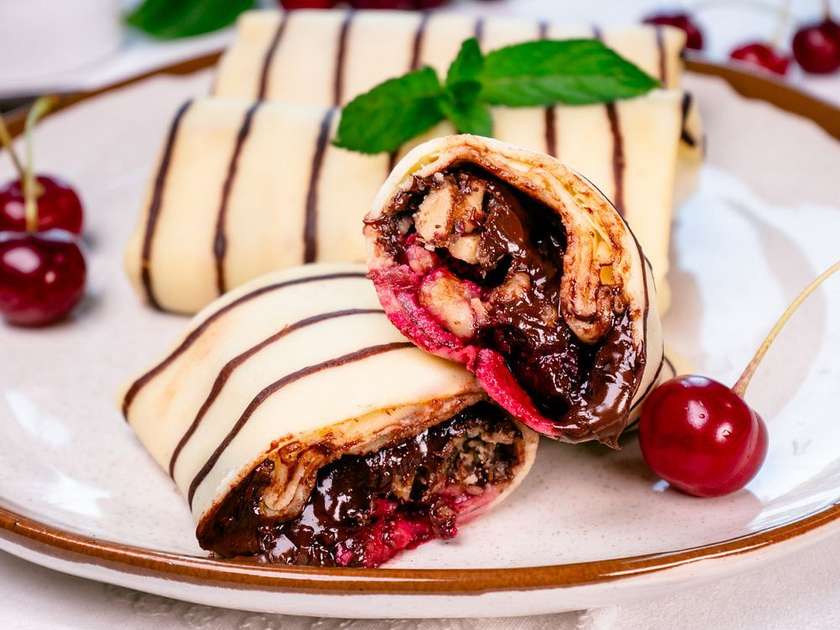 Naleśniki z czekoladą i wiśnią - 3 szt. (na gorąco)