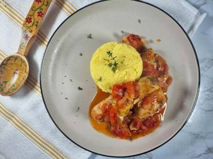 Boyar ostrich made of boneless chicken legs with polenta