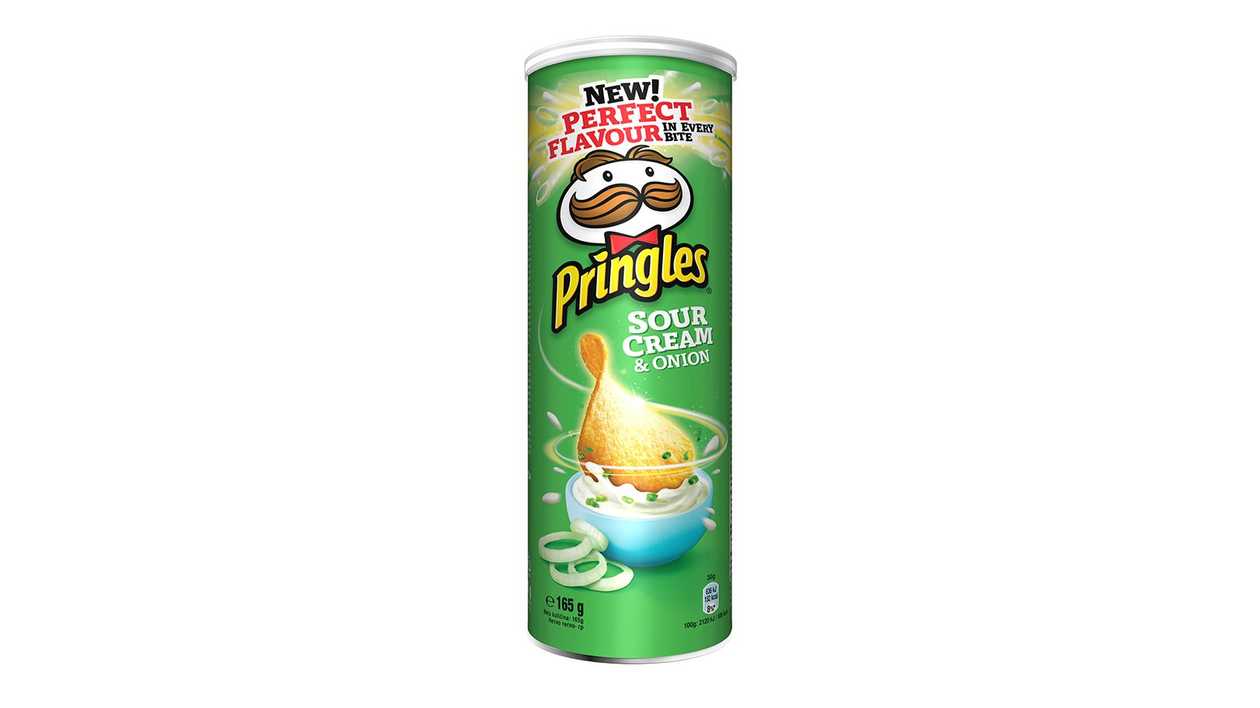 Chips Pringles with cream and onions