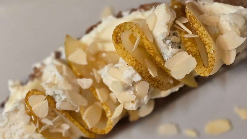 Caramelized Pear and Gorgonzola Cheese