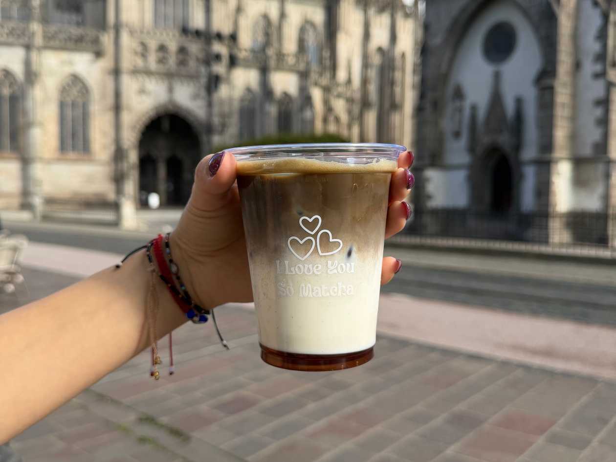 Iced Hojicha Latte