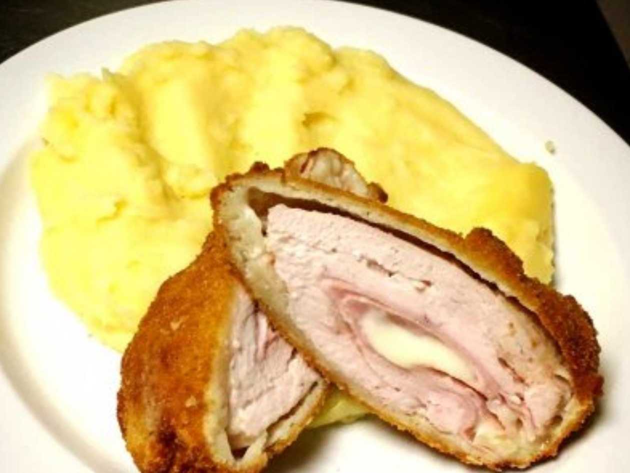 Kuřecí Gordon blue, bramborová kaše