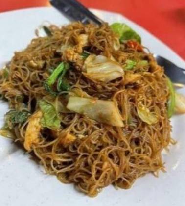 RICE NOODLES WITH BEEF AND VEGETABLES (250g)