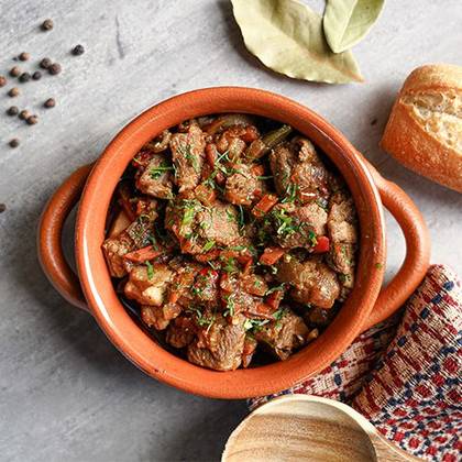 Tocăniță asiatică de porc cu legume