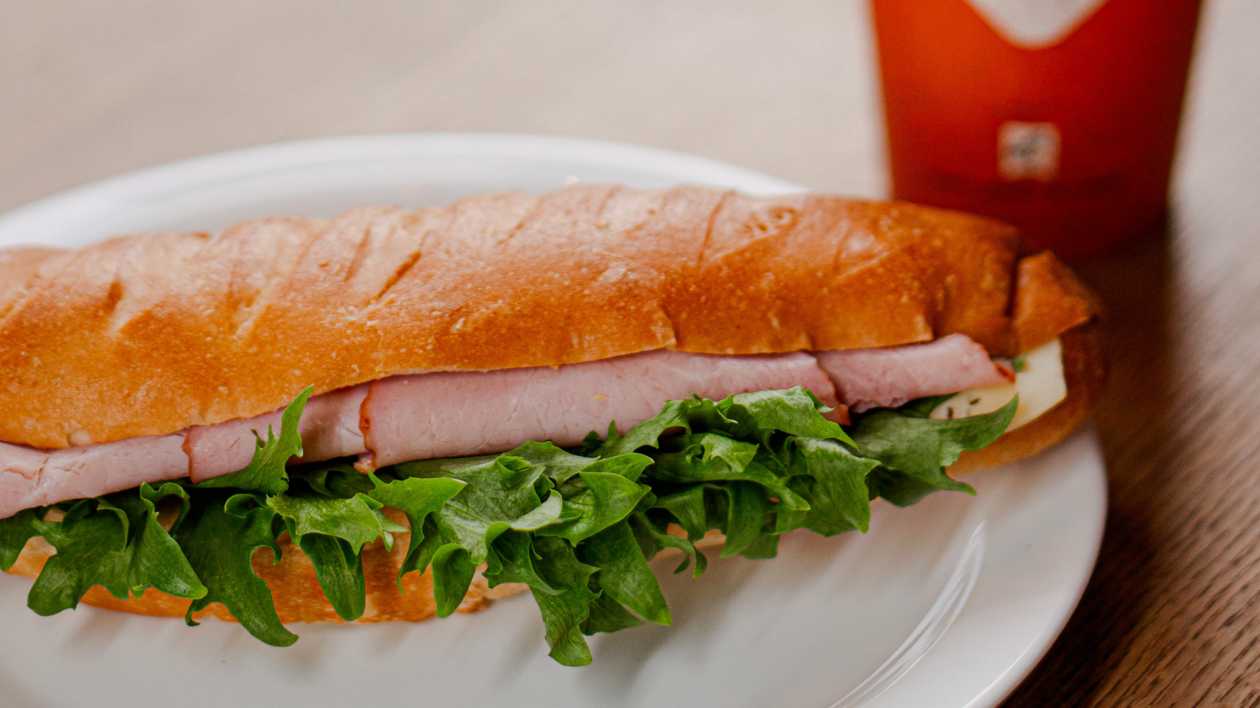 Baguette with ham 200g