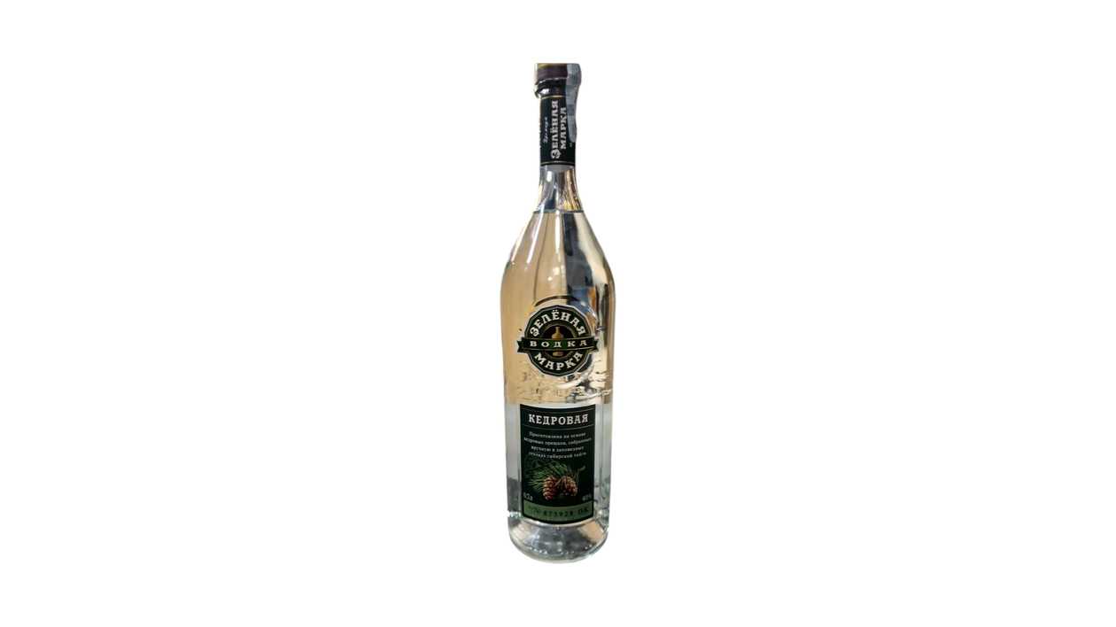 Vodka Zelionaya brand Kedrovaya 0.7 l