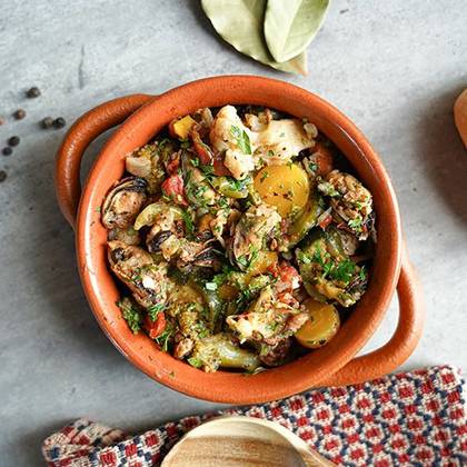 Tocăniță marinărească cu fructe de mare