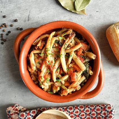 Tocăniță cu fasole galbenă și spanac (post)