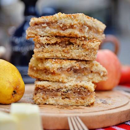 Prajitura cu mere si pere