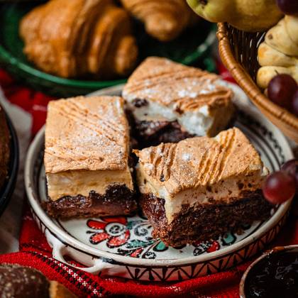 Prajitura cu gem si bezea