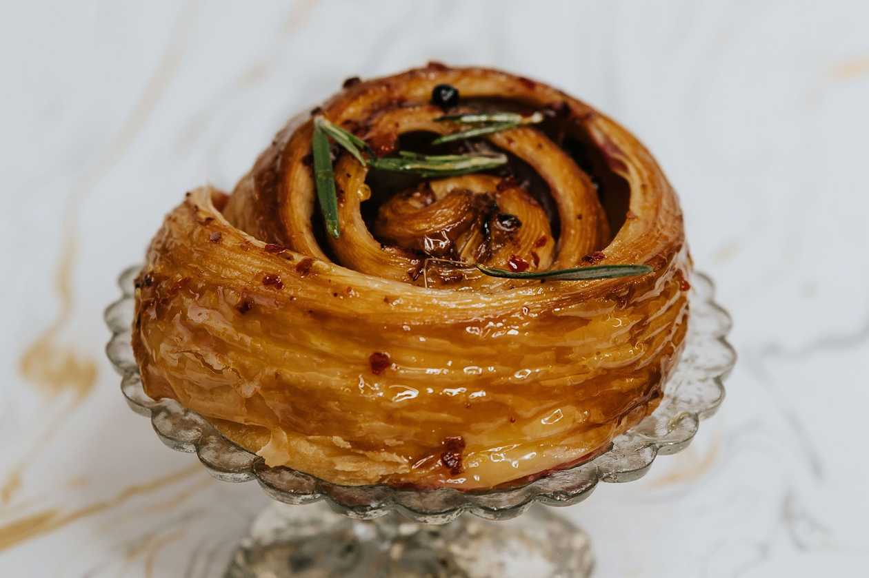 KUUPIRUKAS! Brie juustu-pohlarull mandariini-tšilliglasuuriga