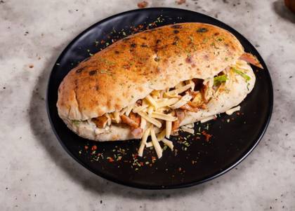 Pendirli Dönər Toyuq ilə Çörəkdə