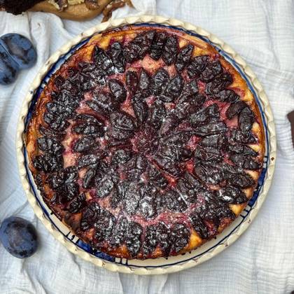Tarta cu branza dulce si prune