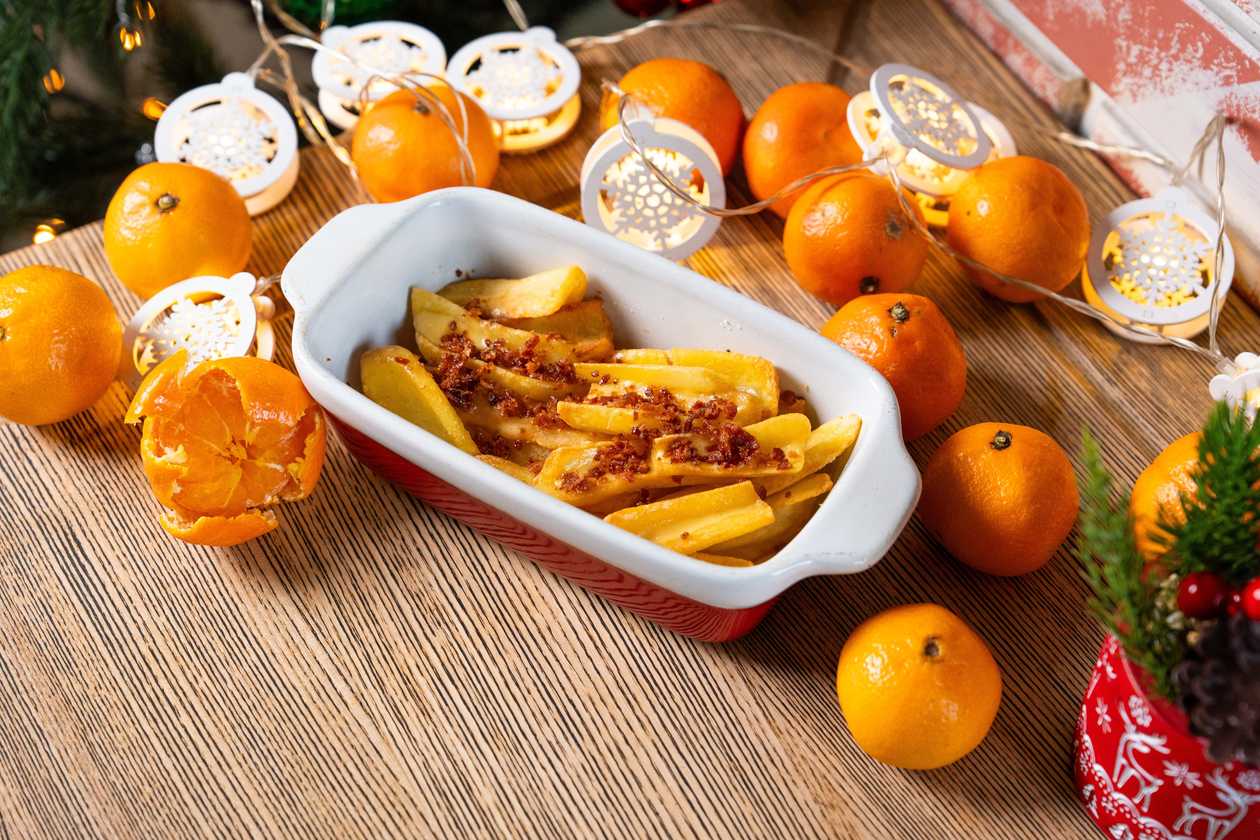 Potato Dippers with Cheese Sauce and Bacon