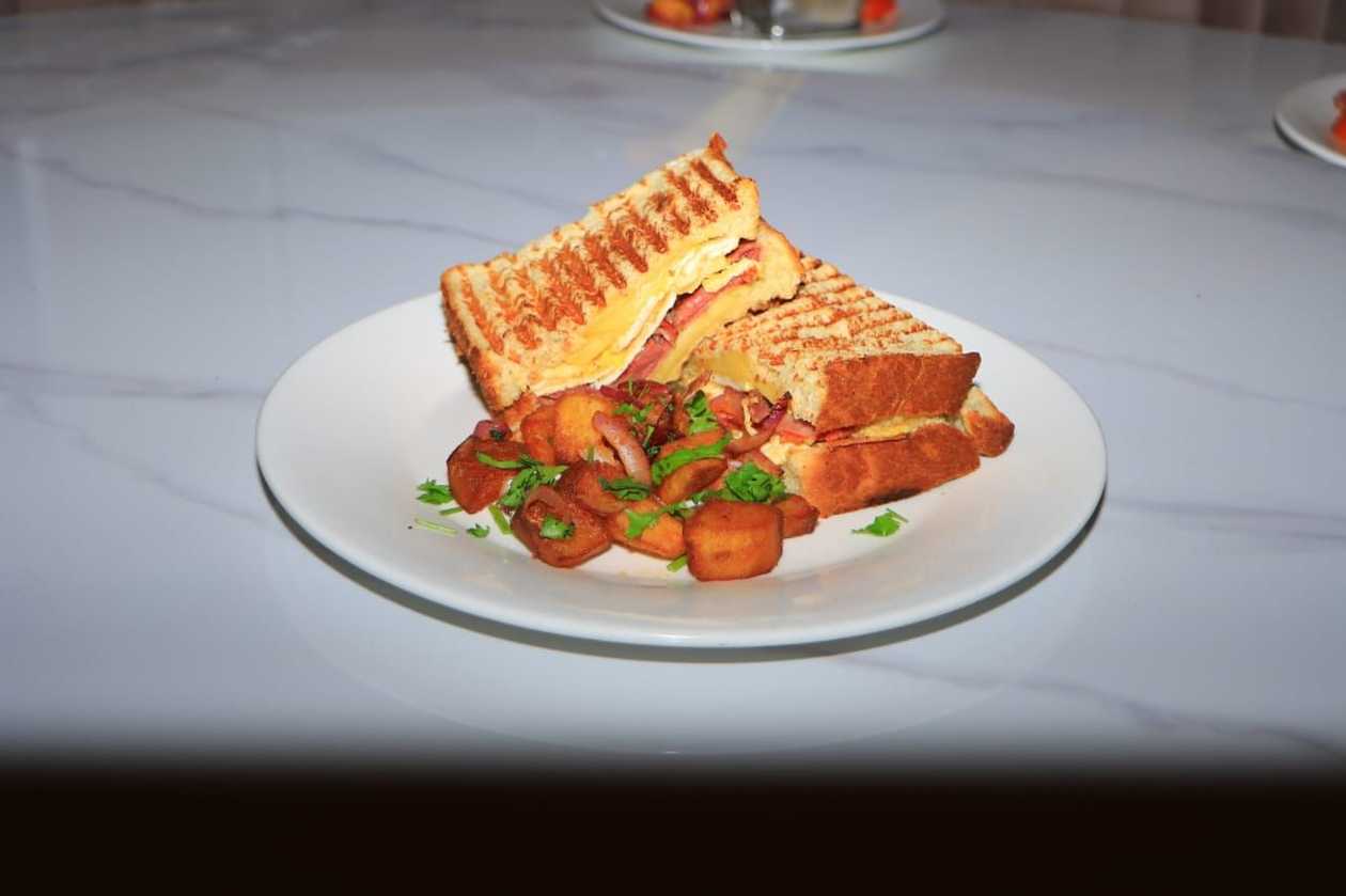 House Sandwich Chicken