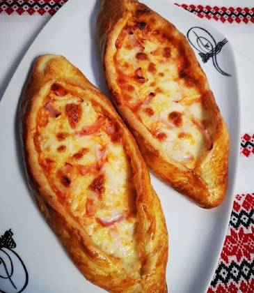 Pida Salami and Peppers