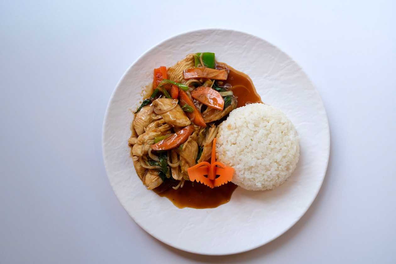 Oyster Stir-fried Chicken