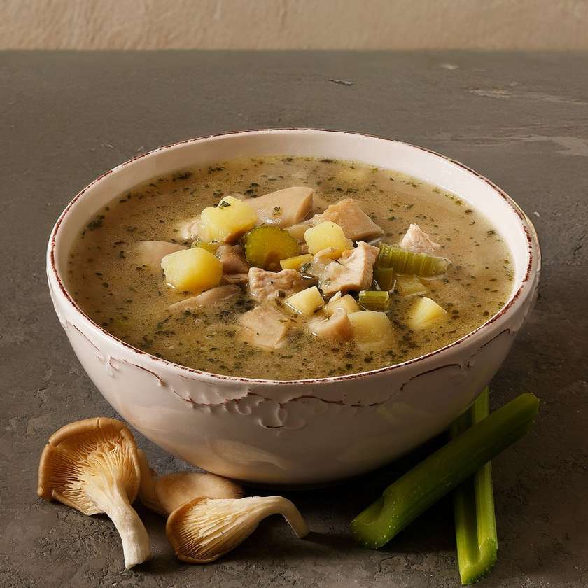 Kuřecí polévka s hlívou velká