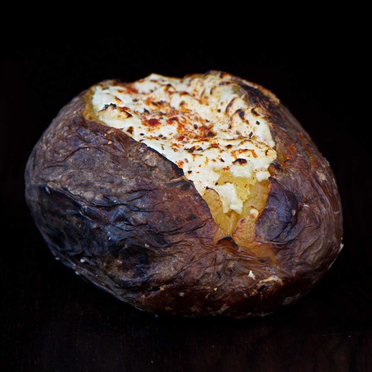 Cartof Copt cu Telemea de vaca & Usturoi 🥔