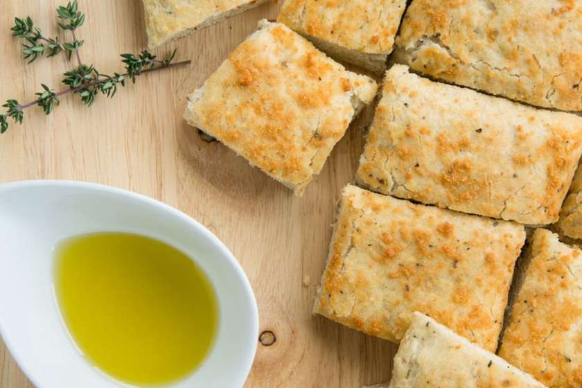 Focaccia cu sare de mare si oregano