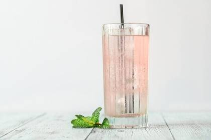 Rose gin & tonic