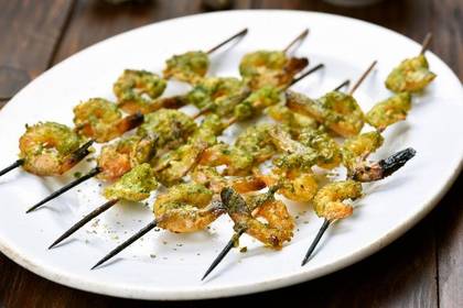 Grilled shrimp with pesto sauce