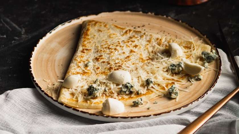 Pancake with four cheeses