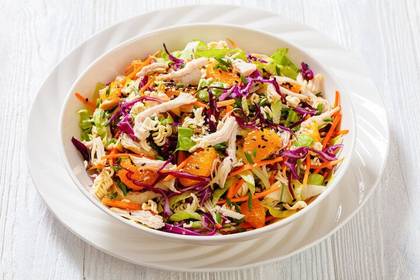 Salad with halloumi and orange