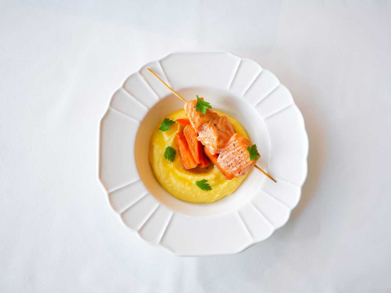 Salmon Skewers with Mashed Potatoes and Baby Carrots