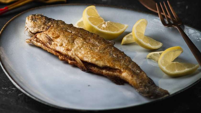 Fried trout rice with vegetables