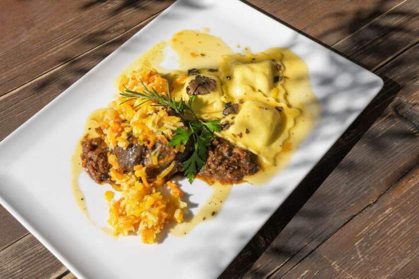 Osso bucco, piure cu trufe si hrean