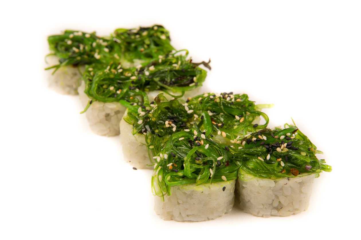 39. WAKAME MAKI 1+1