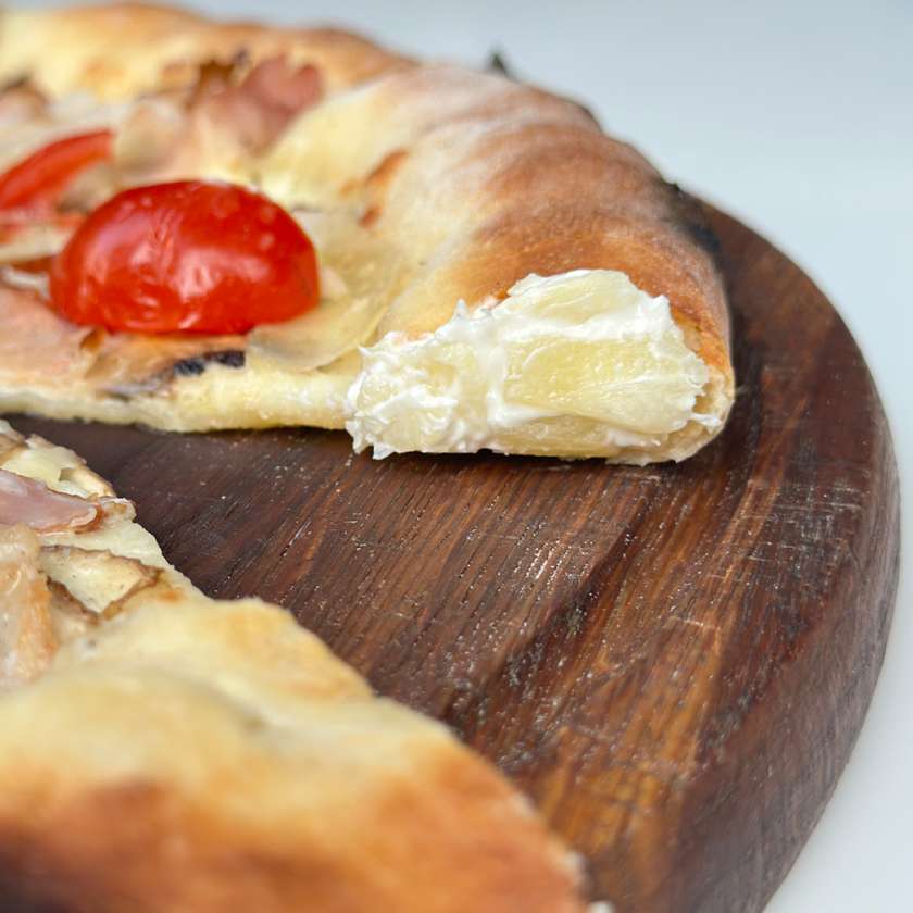 Ананас-філа бортик до метрової піци