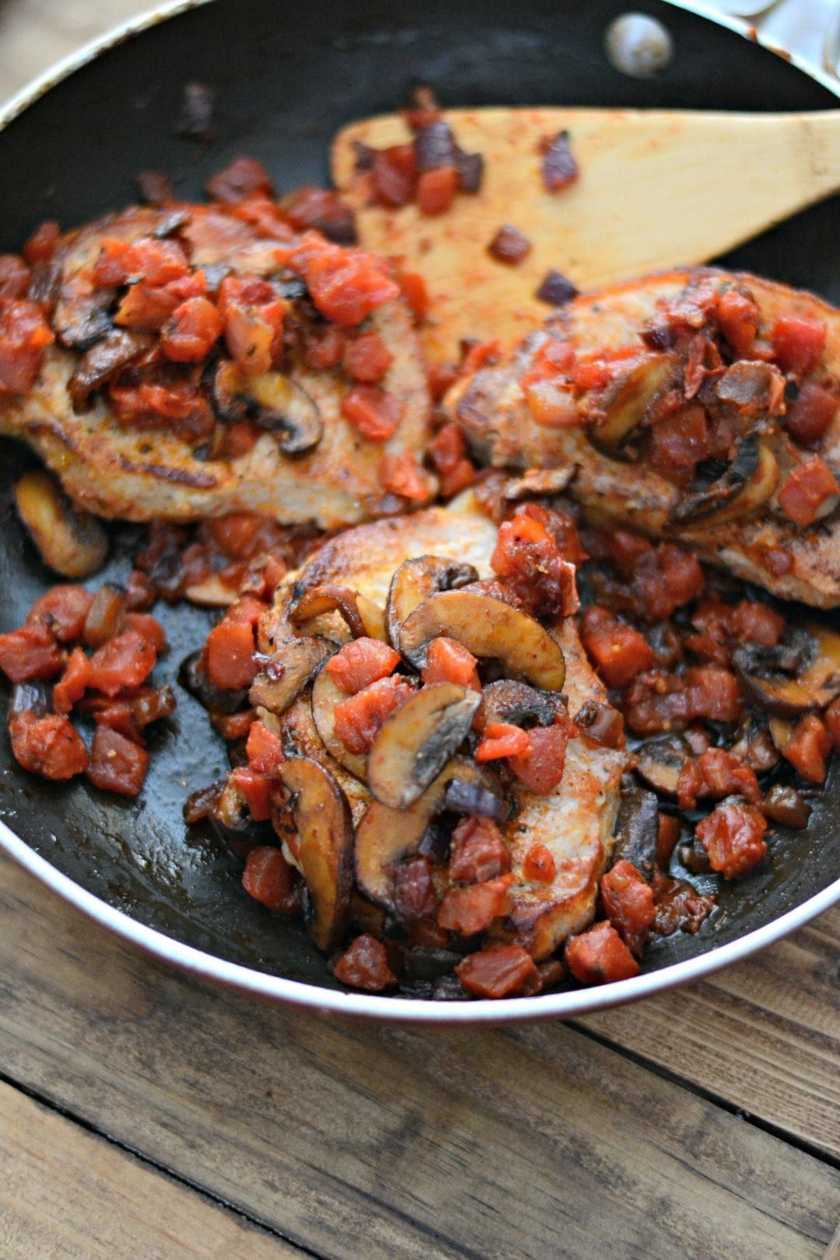 Pan-Fried Mangalitsa Pork Chop with Tomato, Mushroom, and Rosemary Sauce, 250 gr