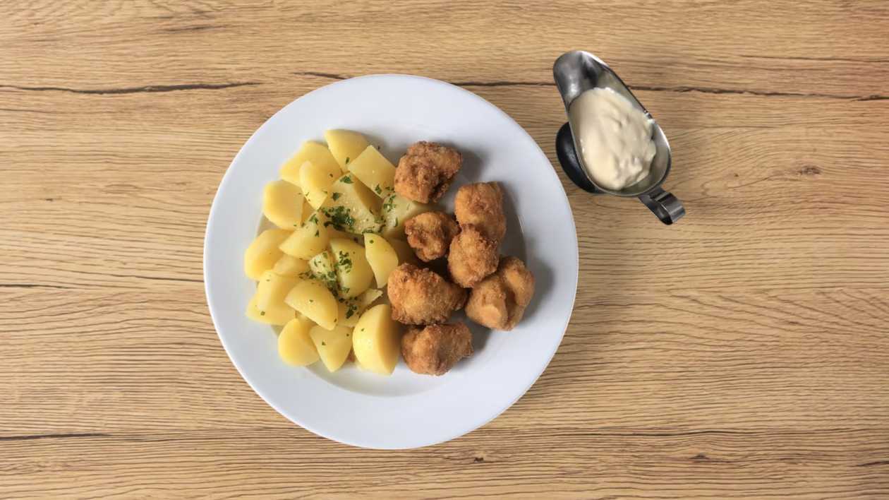 Smažené žampiony s naší tatarkou, 150 g, brambory vařené, m. m.