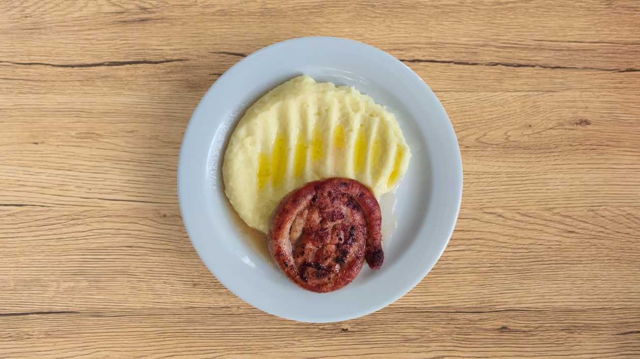 Vinná klobása, bramborová kaše