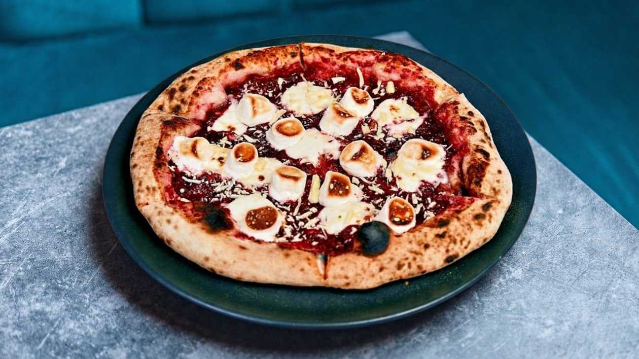 Vaarika-Vahukommi pizza