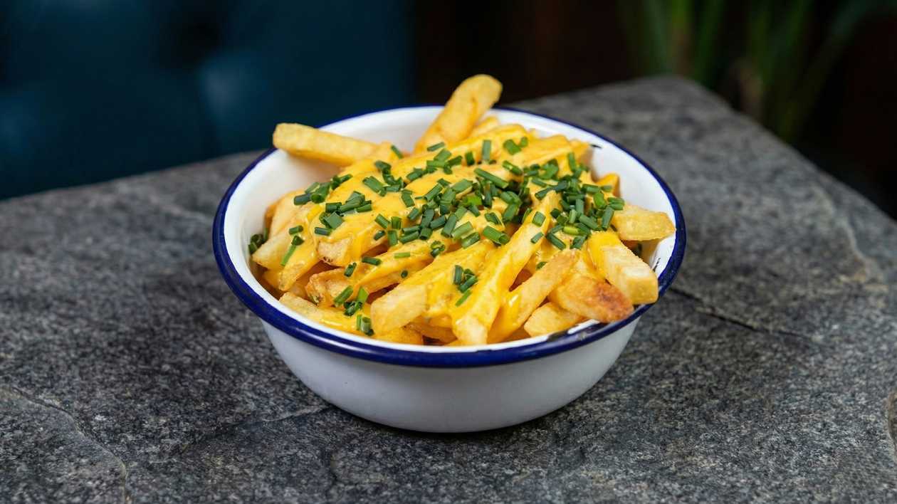 Friikad cheddari kastme ja murulauguga