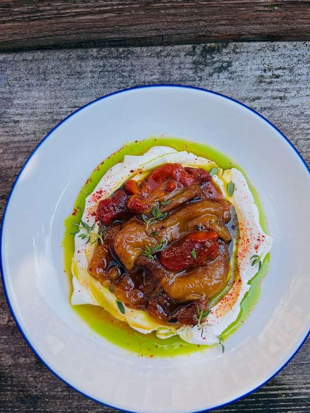 Лабне з печеними перцями