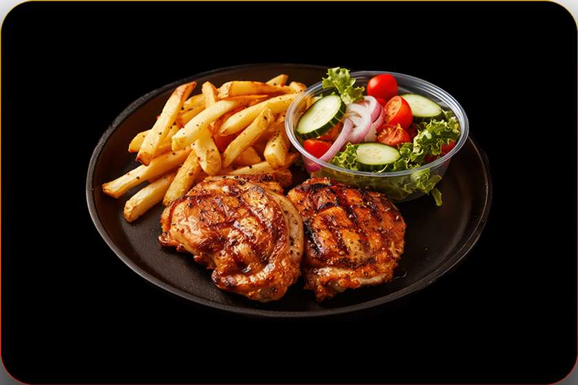 2 Pulpe de Pui Fără Os + Cartofi Prăjiți + Salată Fresh + 1 Franzeluță