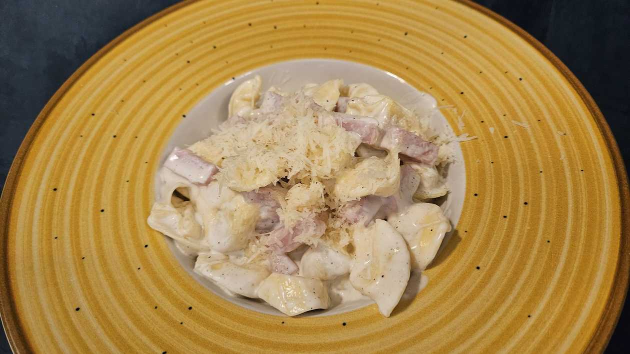 Cream And Ham Tortellini