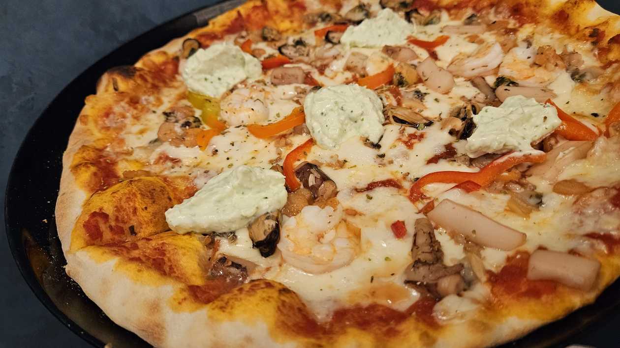 Seafood Pizza
