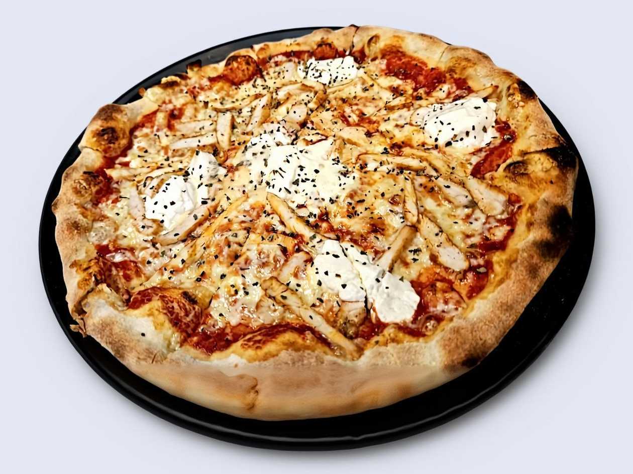 Chicken with Cream Pizza